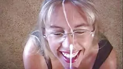 Slutty हिंदी सेक्सी फुल मूवी वीडियो ब्रुनेट रसोई में analed