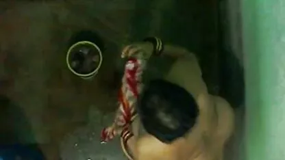 जेड नाइल सभी के लिए नग्न हिंदी इंग्लिश सेक्सी मूवी समुद्र तट पर एक शो डालता है