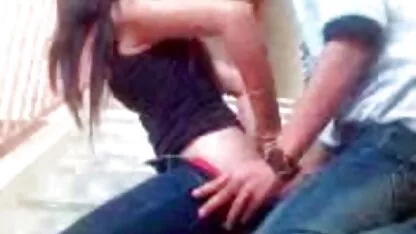 नीका भोजपुरी हिंदी सेक्सी मूवी दो लंड की कामना करता है, और उन्हें प्राप्त करता है!