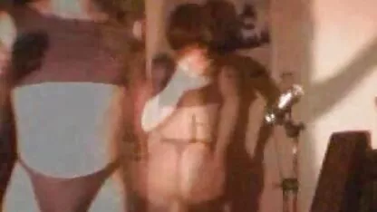 श्यामला बेब अद्भुत blowjob देता है और गेंदों को बेकार करता सेक्सी मूवी हिंदी वीडियो है