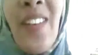 सोफा पर मोजा में गोरा milf (मेरा हिन्दी सेक्सी मूवी संपादन)